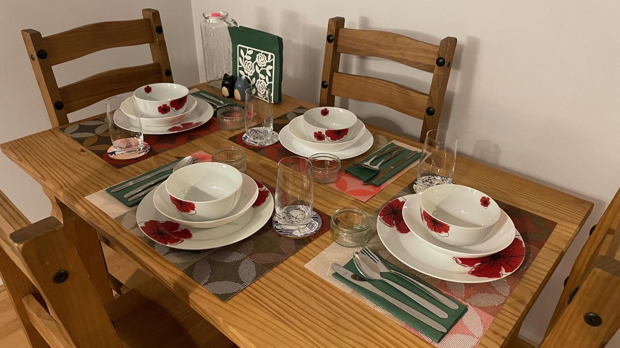 Apartament Cosy Flat For 4, Family Friendly, Private Parking, Close To *