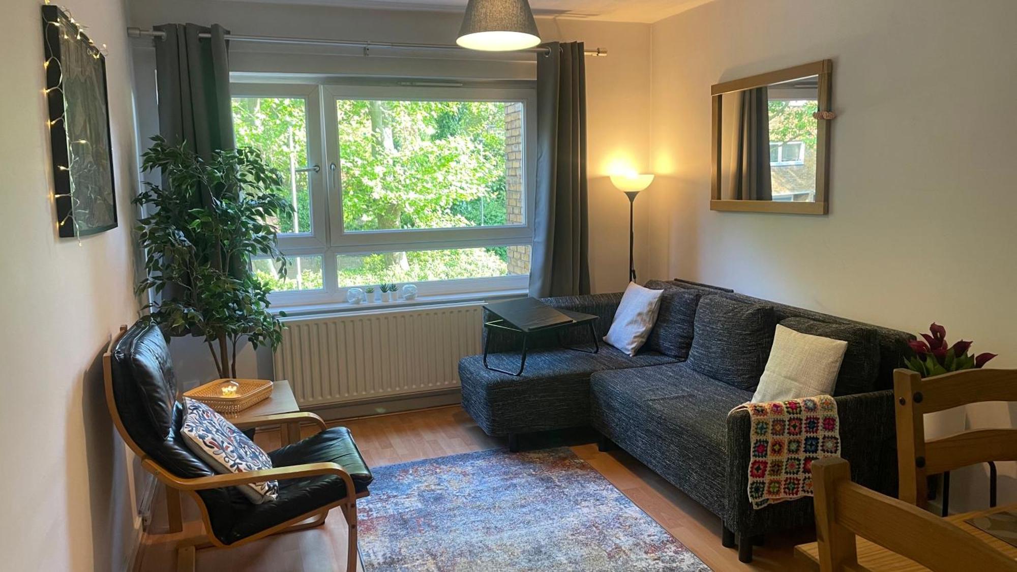 Apartament Cosy Flat For 4, Family Friendly, Private Parking, Close To *